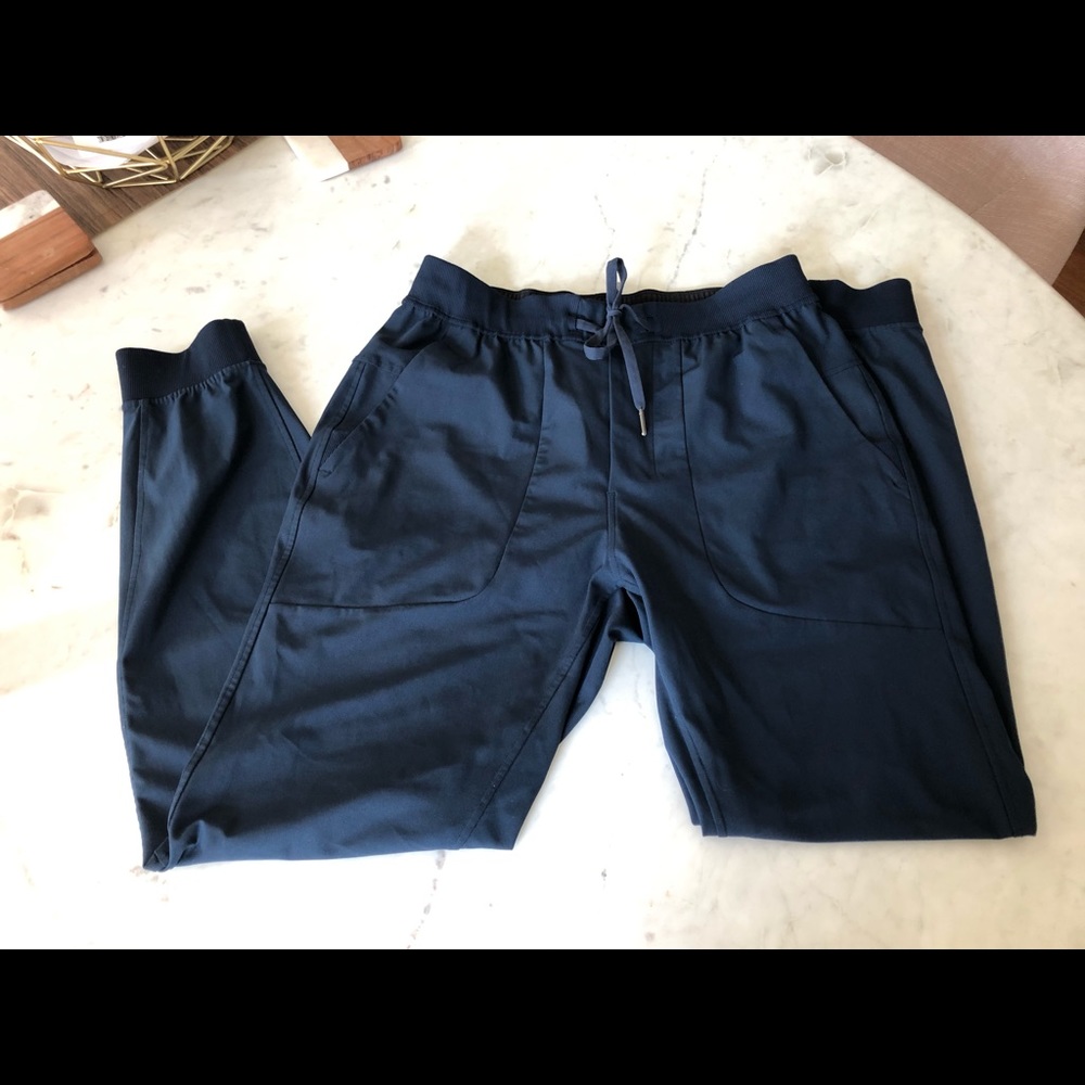 Navy blue men’s lululemon ABC jogger 30 inch